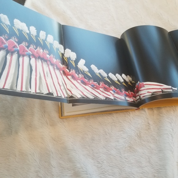 The Radio city Christmas Spectacular book - Picture 6 of 8